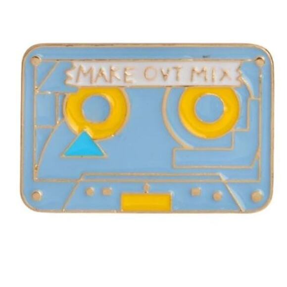 Mix Tape Pin Brooch - Picture 1 of 1